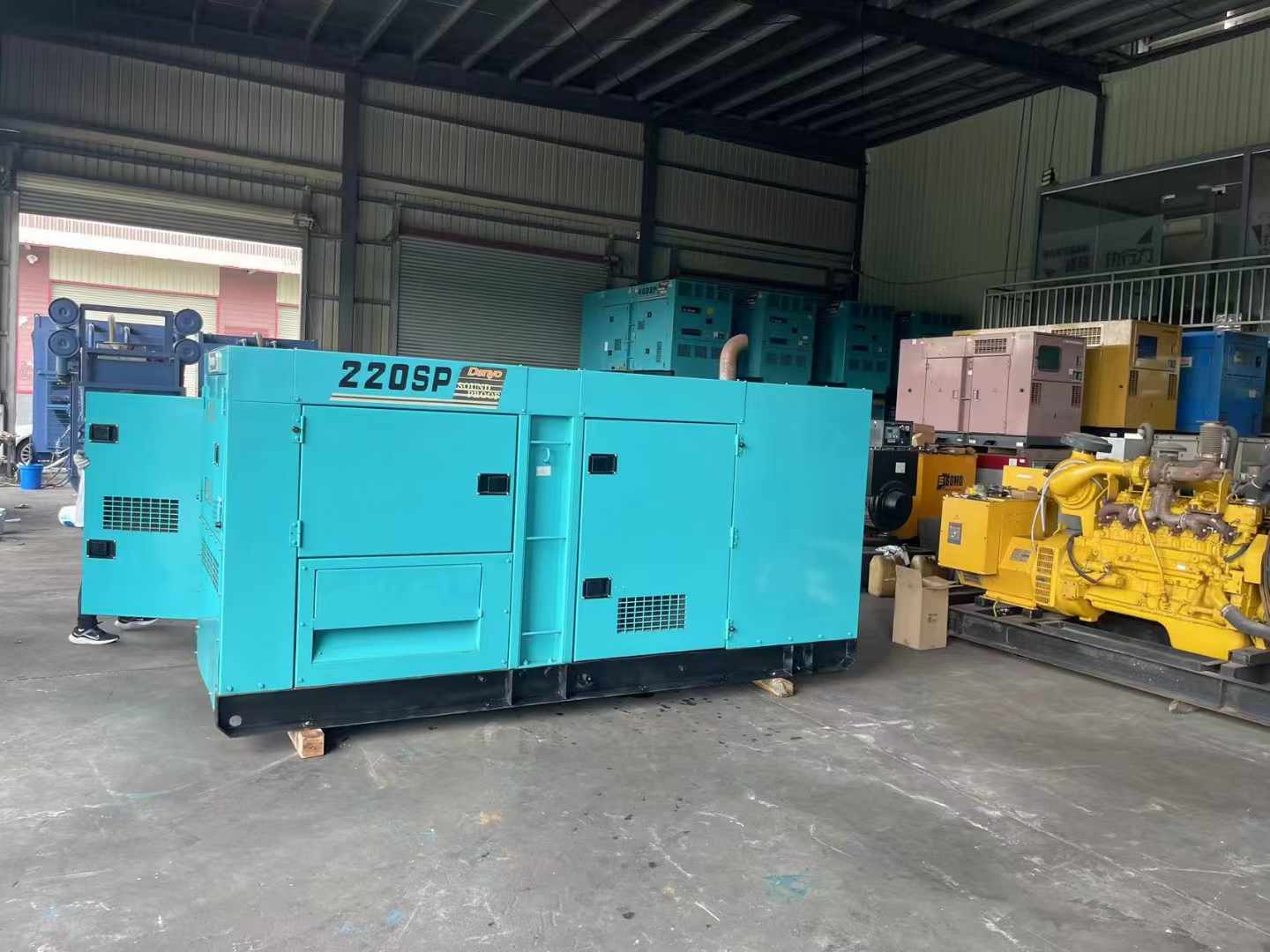 句容800kW 柴油发电机的输出电流波动范围是多少？